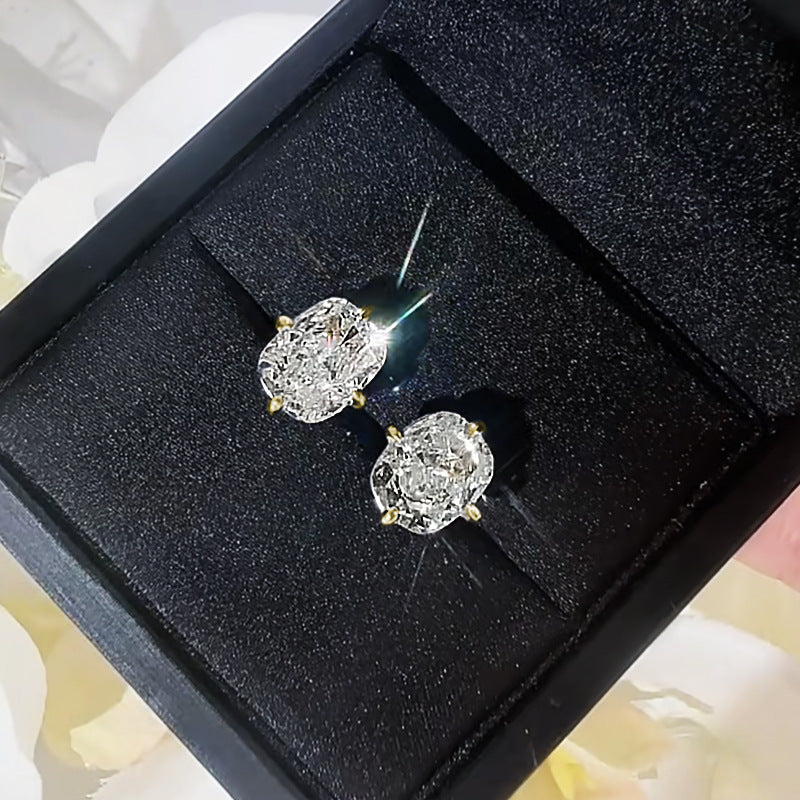 Aria Oval Moissanite Stud Earrings