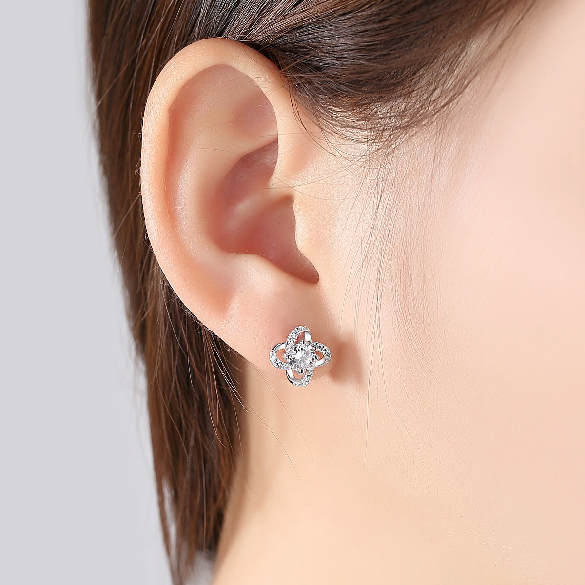 Mea Clover Stud Earrings