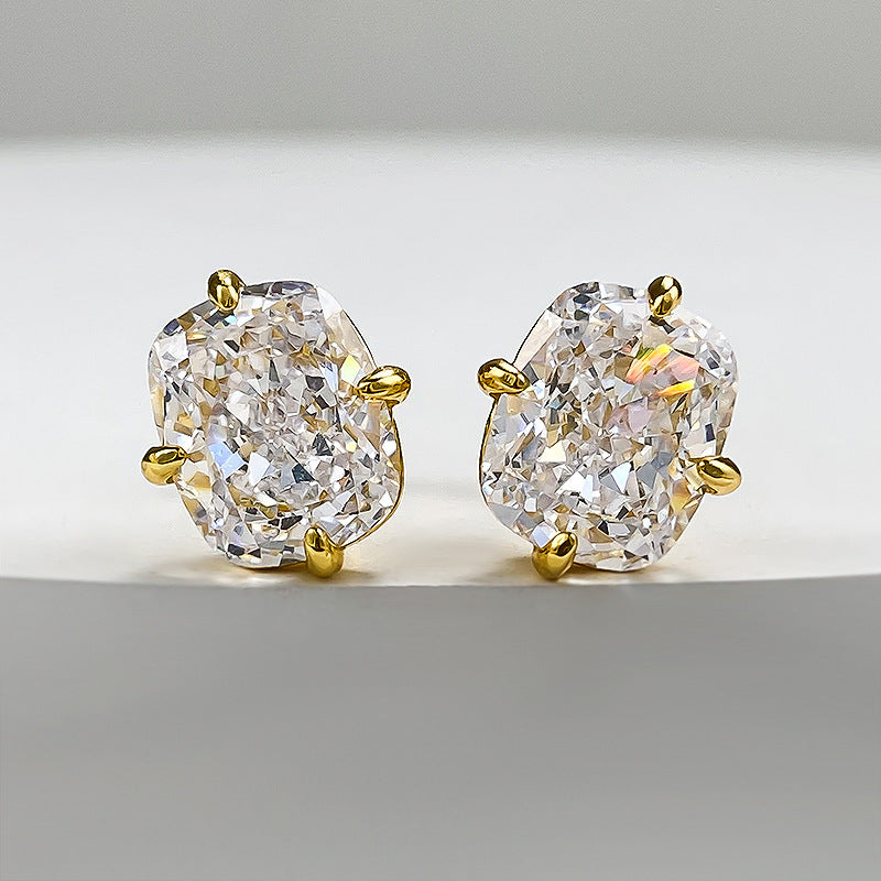 Aria Oval Moissanite Stud Earrings